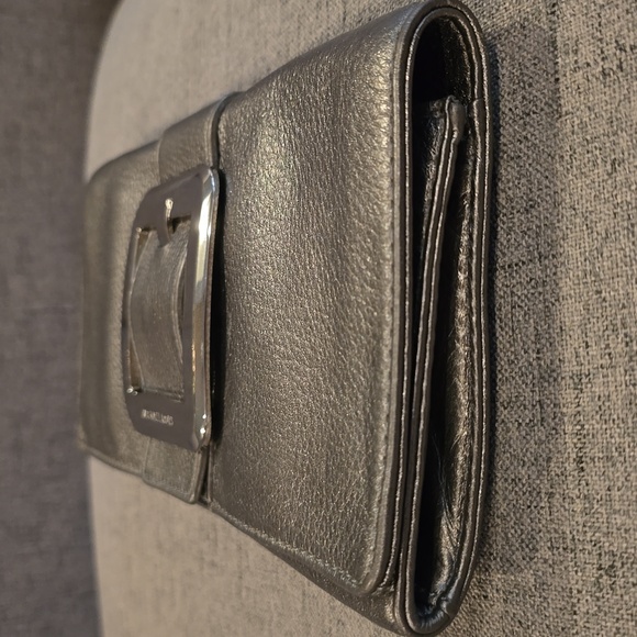 EUC Michael Kors grey envelope style clutch purse 👛 silver hardware - Picture 7 of 10